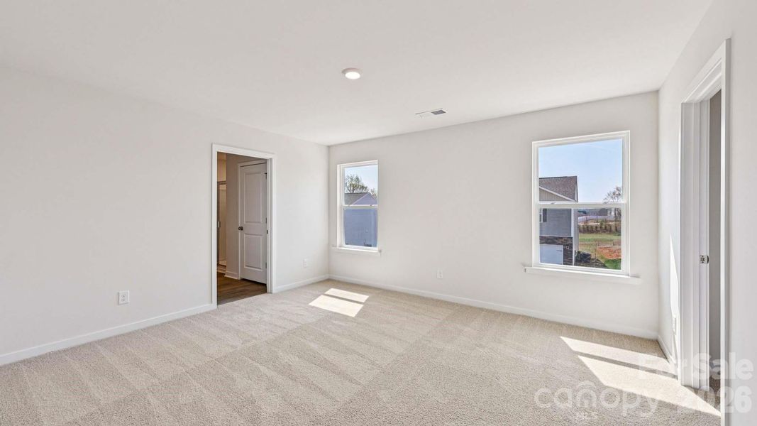 Spacious, unfurnished interior of a new home in Clark Creek Landing, Lincolnton (Image 12).