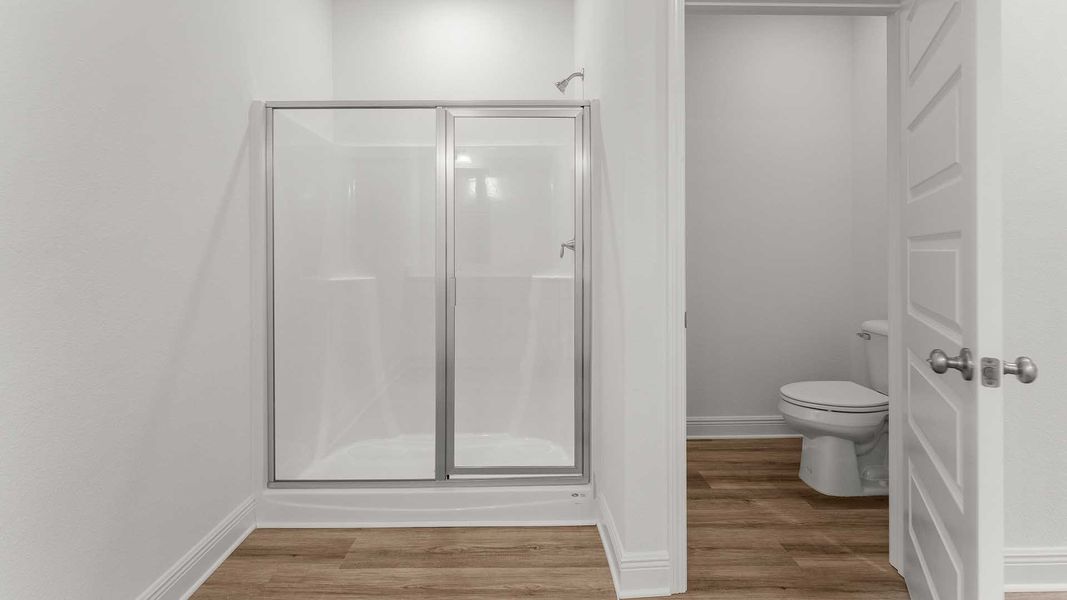 Spacious, unfurnished interior of a new home in Holley Grove at Peach Creek, Santa Rosa Beach (Image 18).