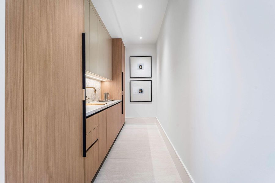 Spacious, unfurnished interior of a new home in , Boca Raton (Image 7).