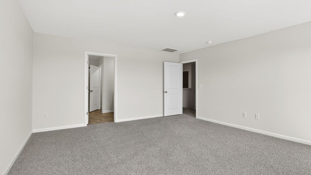 Spacious, unfurnished interior of a new home in Hunters Ridge, Woodruff (Image 32).