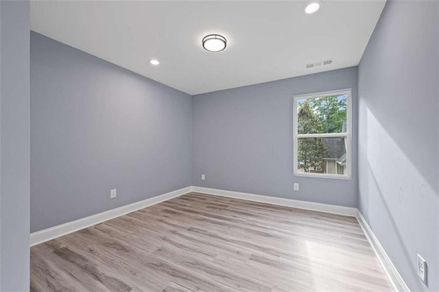 Spacious, unfurnished interior of a new home in , Commerce (Image 35).