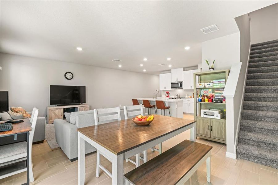Furnished interior view inside a new home in , Wesley Chapel (Image 24).