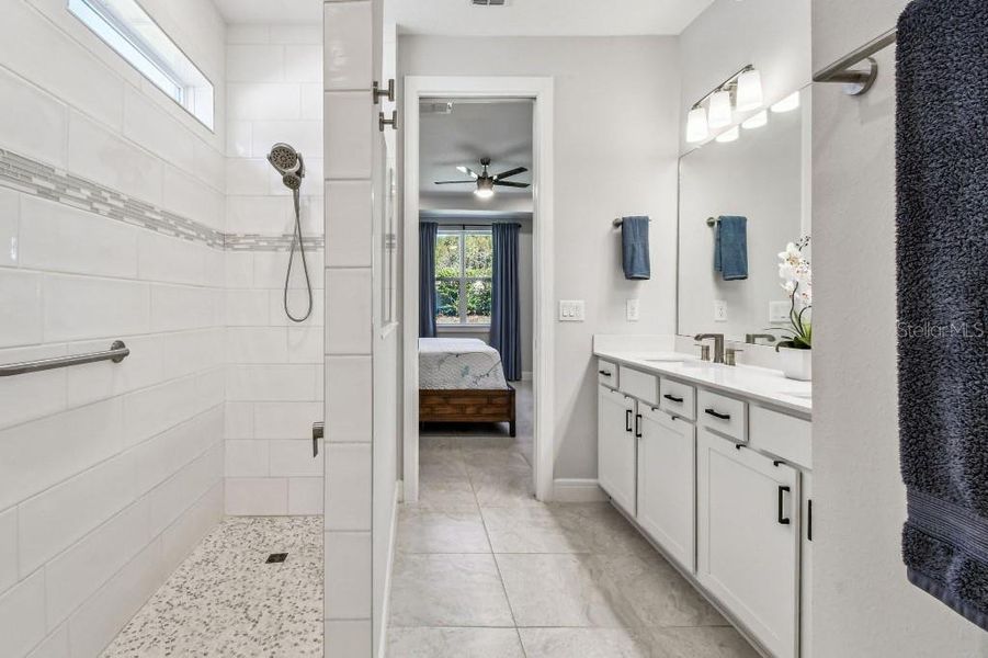 Furnished interior view inside a new home in , Land O' Lakes (Image 19).