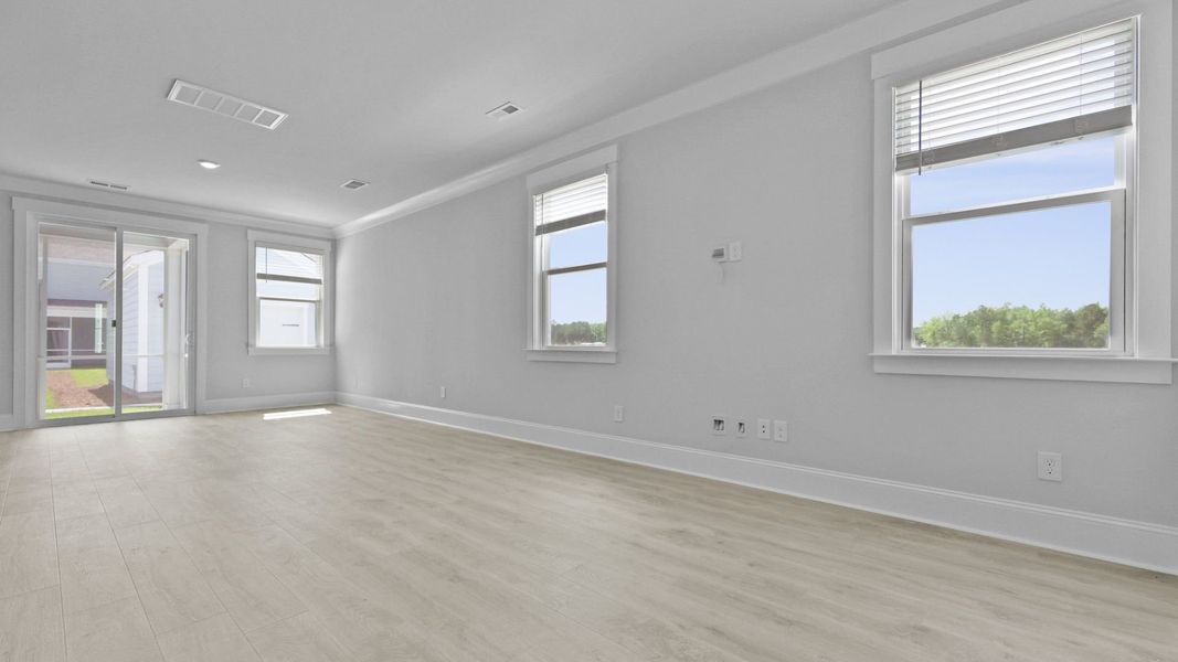 Spacious, unfurnished interior of a new home in Rivers Reach, Yemassee (Image 10).