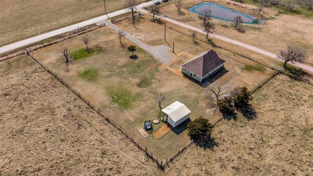 Community amenities in , Gunter (Image 30).