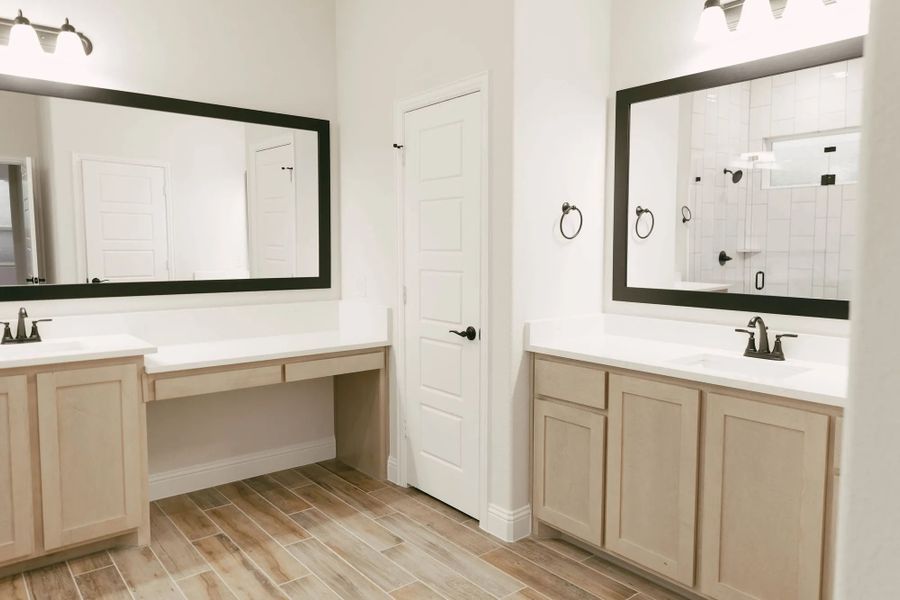 Representative furnished interior of a home built from the Keystone by Stonehollow Homes in Sister Grove II, Van Alstyne (Image 8).