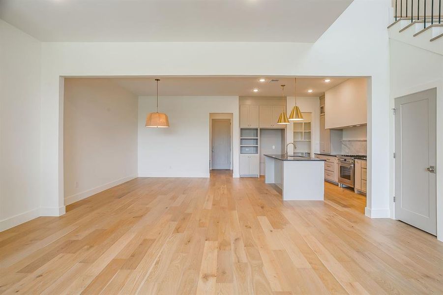 Spacious, unfurnished interior of a new home in , Fort Worth (Image 28).