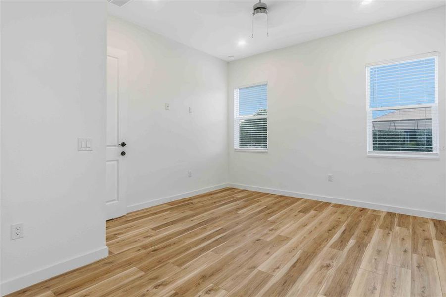 Spacious, unfurnished interior of a new home in , Punta Gorda (Image 24).