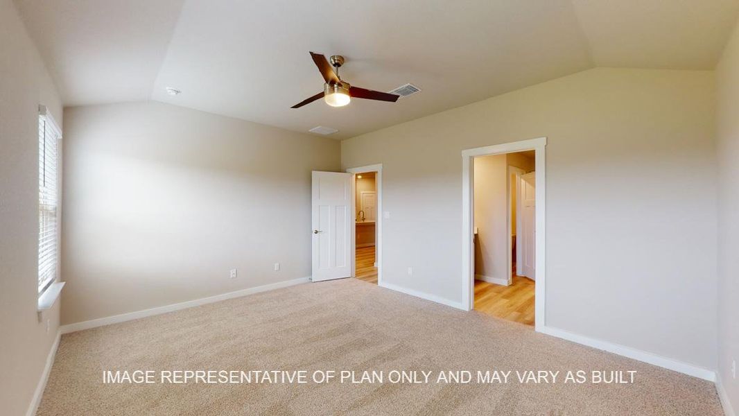 Representative unfurnished interior of a home built from the Easton by D.R. Horton in Yowell Ranch, Killeen (Image 17).