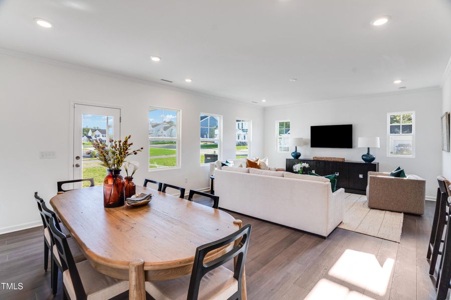 SUN_ElizabethSprings_Pic_202ShingleOak_1