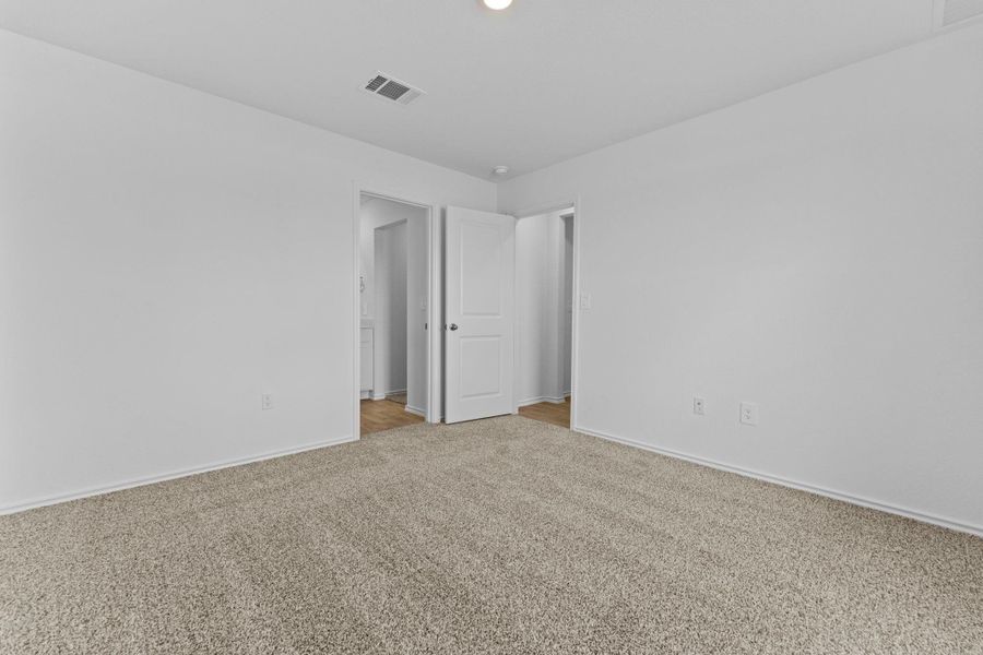 Spacious, unfurnished interior of a new home in Prairie Lakes, Buda (Image 20). Spacious, unfurnished interior of a new home in Prairie Lakes, Buda (Image 20).