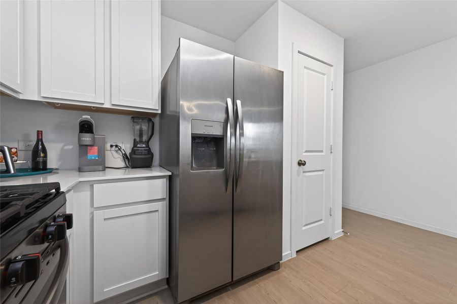 Furnished interior view inside a new home in Indian Springs, Crosby (Image 16).