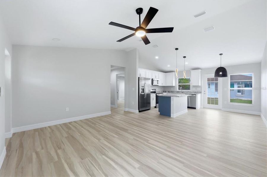 Spacious, unfurnished interior of a new home in , Englewood (Image 12).
