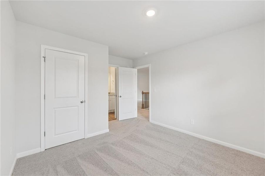 Spacious, unfurnished interior of a new home in Stephen's Landing, Loganville (Image 33).