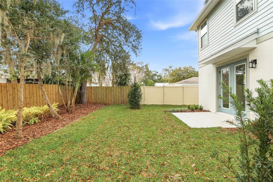 Exterior details and patio area of a home in , Tampa (Image 25).