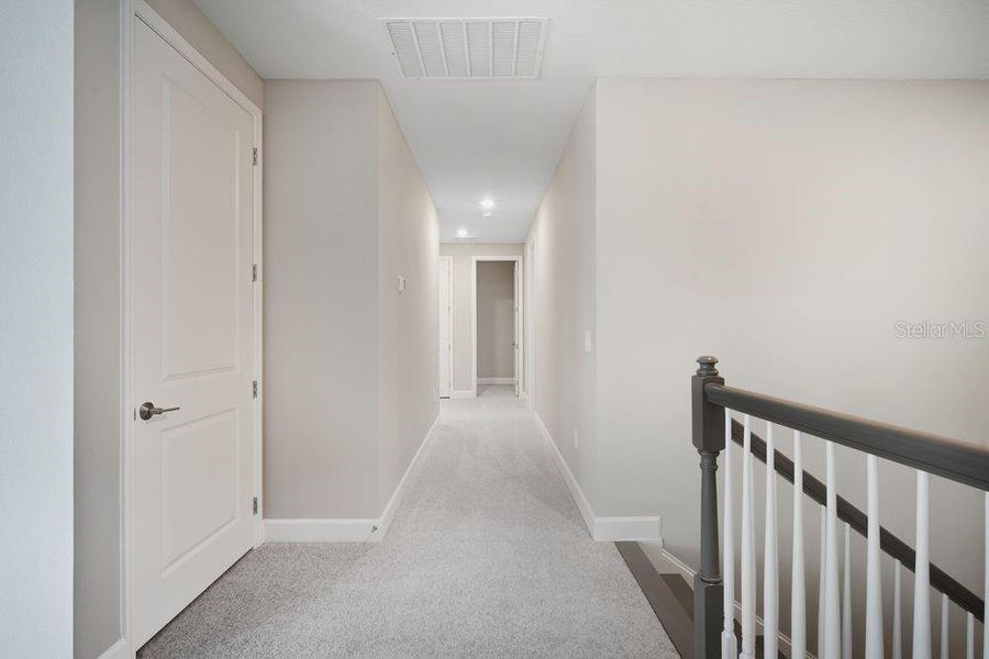 Spacious, unfurnished interior of a new home in Indigo Creek, Apollo Beach (Image 9).