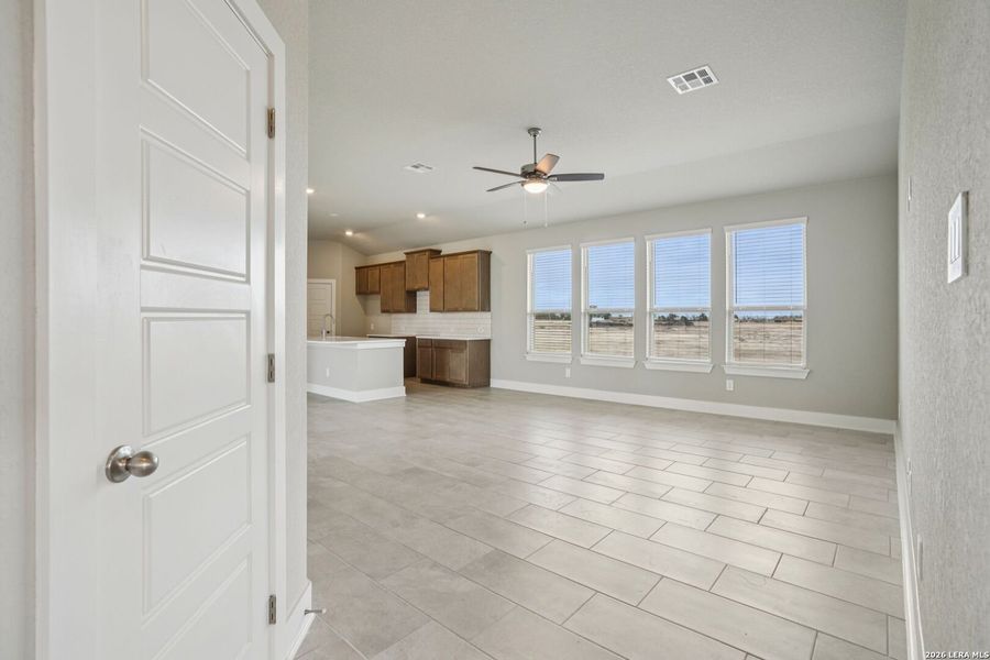Spacious, unfurnished interior of a new home in Legendary Trails - Premier Series, Cibolo (Image 29).