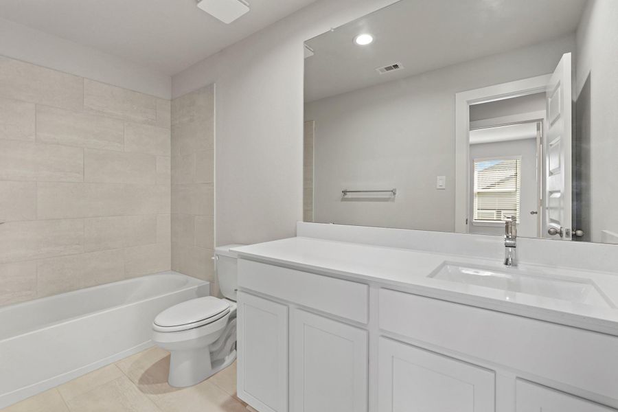 Furnished interior view inside a new home in Briarwood Crossing, Rosenberg (Image 11). Furnished interior view inside a new home in Briarwood Crossing, Rosenberg (Image 11).