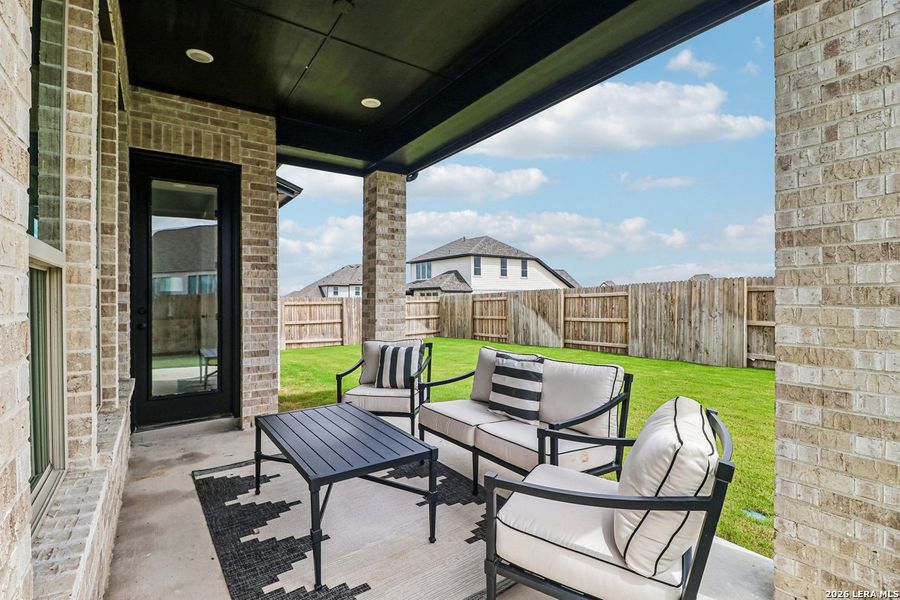 Exterior details and patio area of a home in Homestead, Schertz (Image 2).