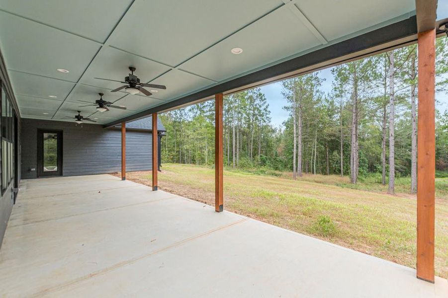 Exterior details and patio area of a home in , Bremen (Image 24).
