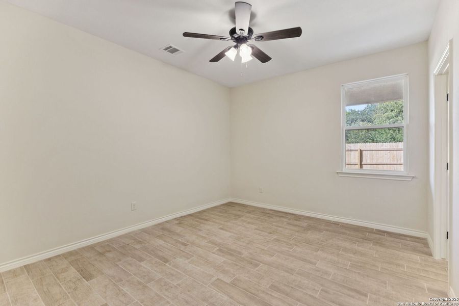 Spacious, unfurnished interior of a new home in , Seguin (Image 40).