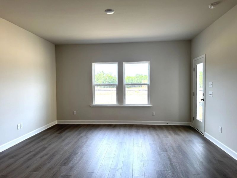 Spacious, unfurnished interior of a new home in Tea Farm, Ravenel (Image 9).
