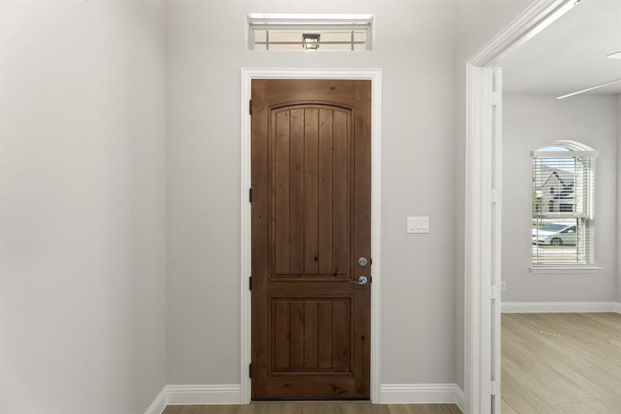 03. 3800 Lochwood - Entry