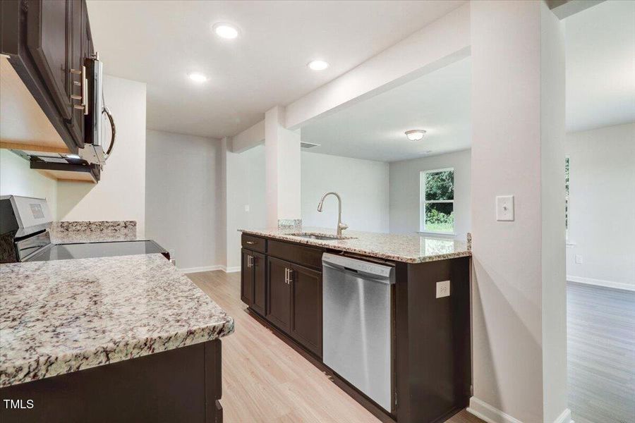 14-200 Streamlet Dr-14