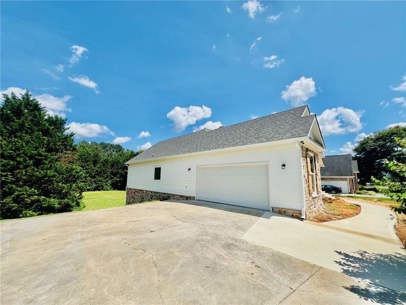 Exterior details and patio area of a home in , Taylorsville (Image 4).