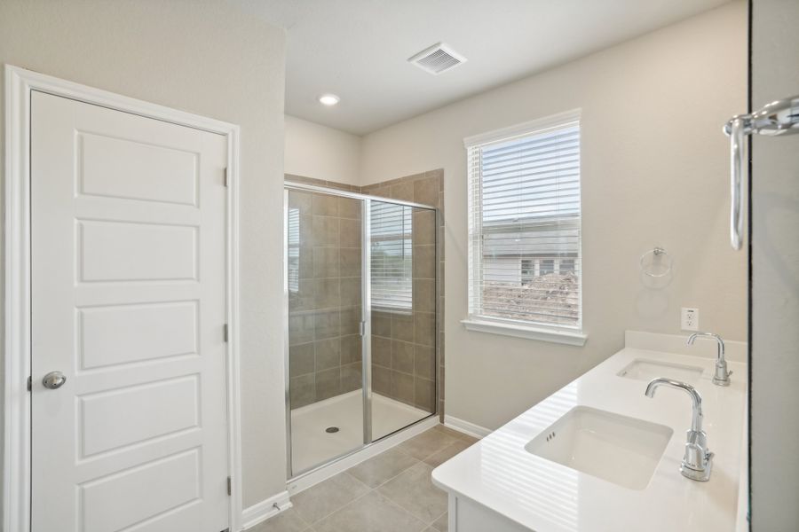 Primary suite bathroom in a Rio Grande floorplan at a Meritage Homes community.