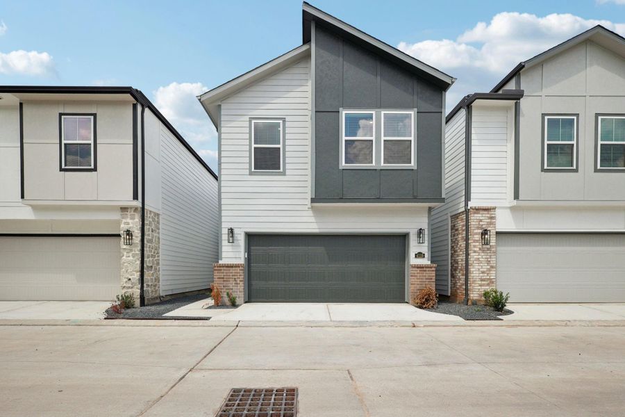 Photo is not of the actual home, but is an inspirational photo of builder’s model home and may depict options, furnishings, and/or decorator features that are not included Photo is not of the actual home, but is an inspirational photo of builder’s model home and may depict options, furnishings, and/or decorator features that are not included