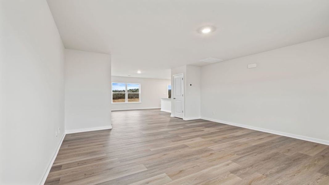 Spacious, unfurnished interior of a new home in Cedar Gap, Fountain Inn (Image 16).