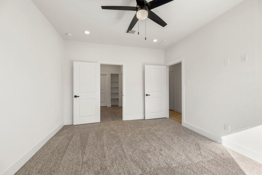 Spacious, unfurnished interior of a new home in , Houston (Image 18).