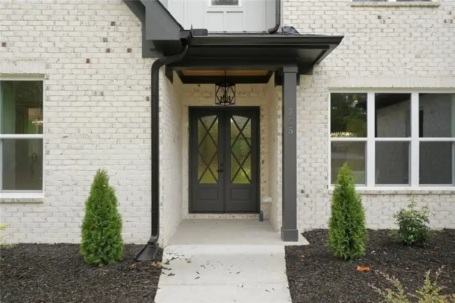 Exterior details and patio area of a home in , Hull (Image 3).