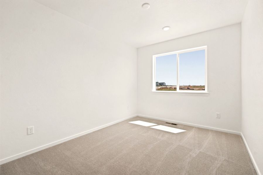 Spacious, unfurnished interior of a new home in Sky Ranch, Watkins (Image 27). Spacious, unfurnished interior of a new home in Sky Ranch, Watkins (Image 27).