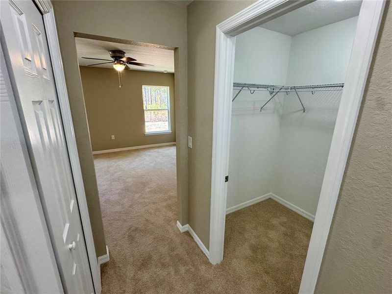 Spacious, unfurnished interior of a new home in , Dunnellon (Image 12).