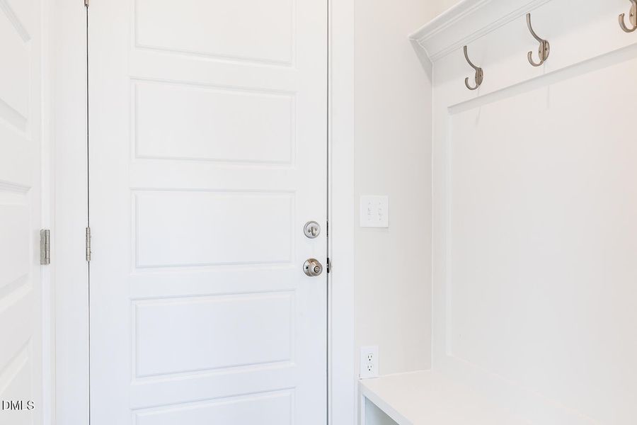 RDU_BeverlyPlace_Lot135_Redwood_QMI (11)