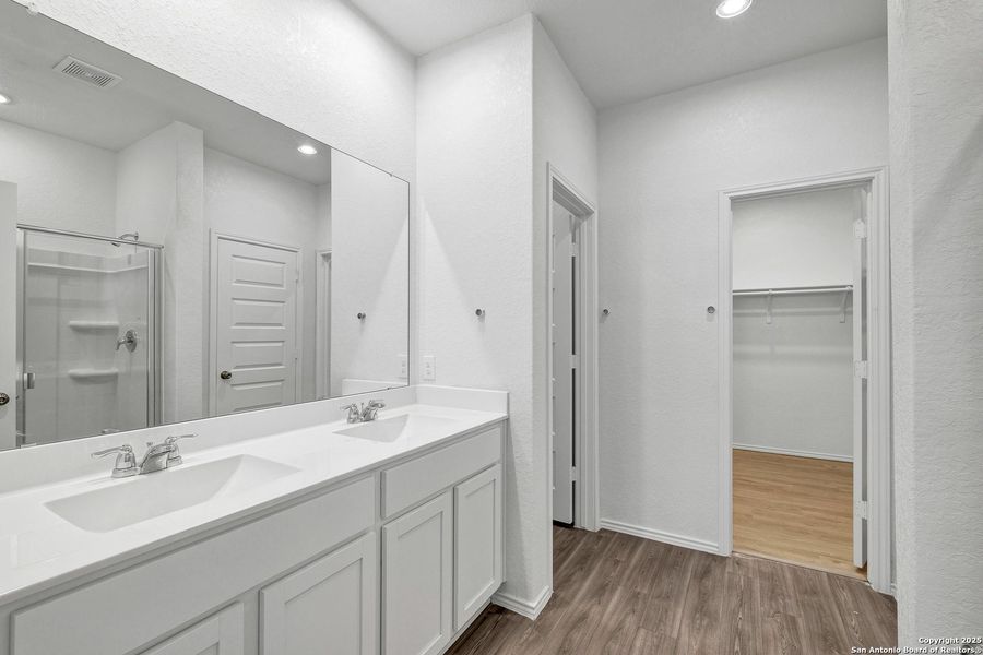 Furnished interior view inside a new home in Blue Ridge Ranch, San Antonio (Image 9).