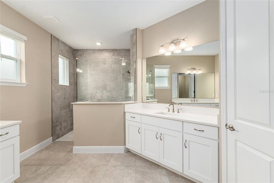 Furnished interior view inside a new home in , Ocala (Image 6).