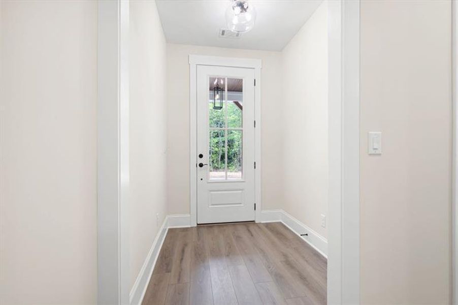 Spacious, unfurnished interior of a new home in , Dallas (Image 25).