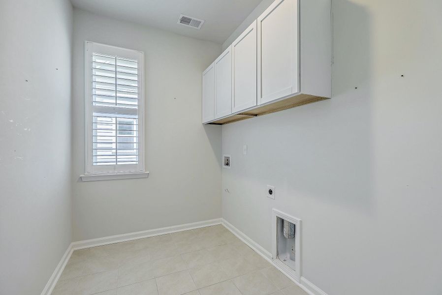 Spacious, unfurnished interior of a new home in The Ponds, Summerville (Image 40). Spacious, unfurnished interior of a new home in The Ponds, Summerville (Image 40).