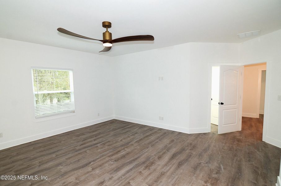 Spacious, unfurnished interior of a new home in , Jacksonville (Image 16).