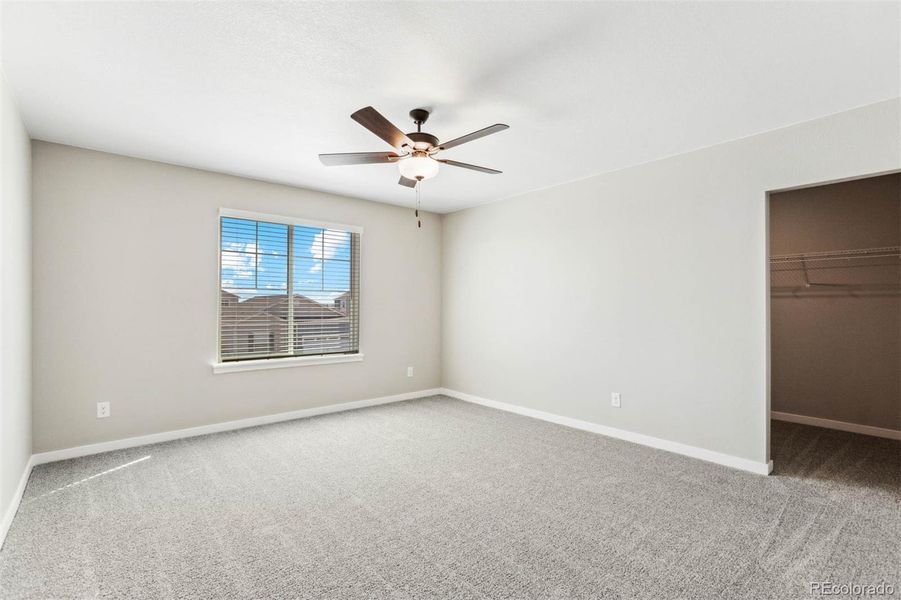 Spacious, unfurnished interior of a new home in Second Creek Farm, Commerce City (Image 9).