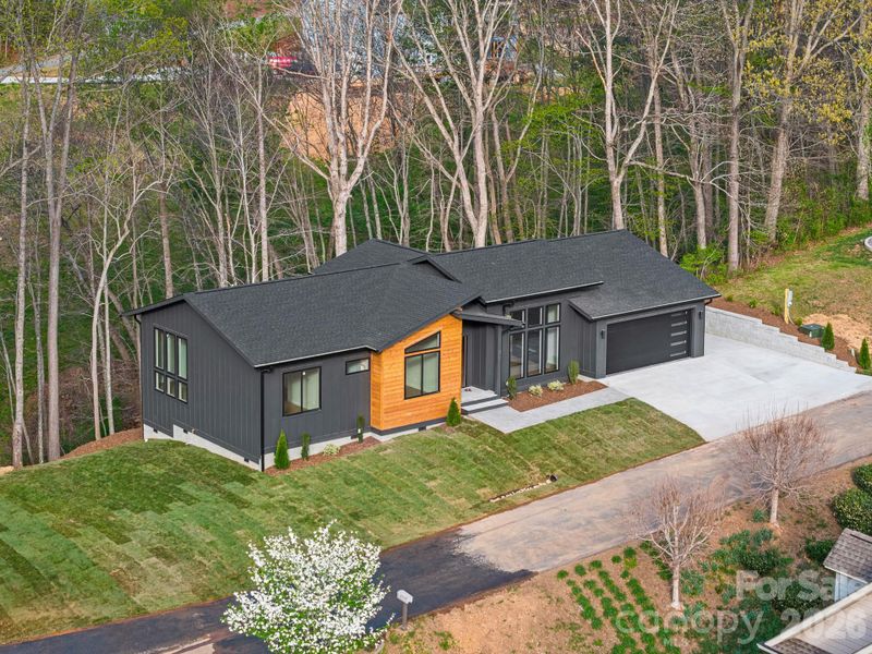 Image 44 of a home in .