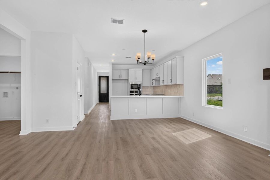 Kitchen & Breakfast