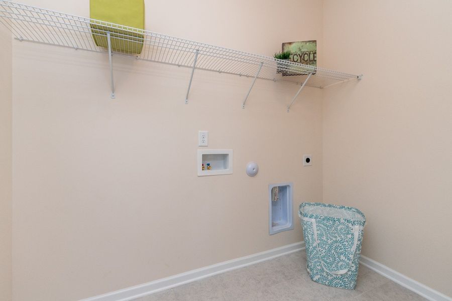 Spacious, unfurnished interior of a new home in The Oaks, Clarksville (Image 19).