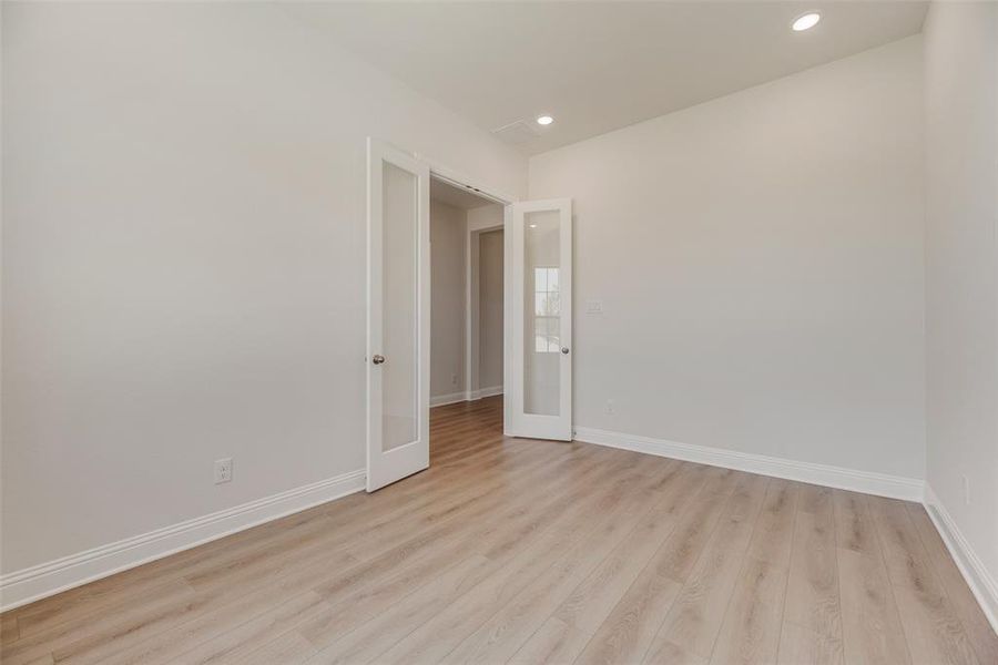 Spacious, unfurnished interior of a new home in Villages of Creekwood, Frisco (Image 32). Spacious, unfurnished interior of a new home in Villages of Creekwood, Frisco (Image 32).