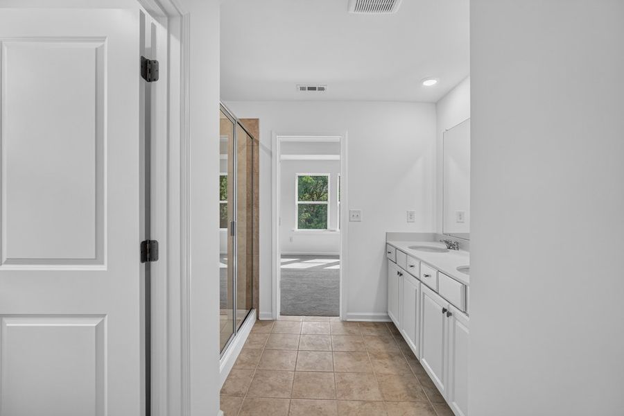 Furnished interior view inside a new home in Rosewood Farm, Lawrenceville (Image 15).