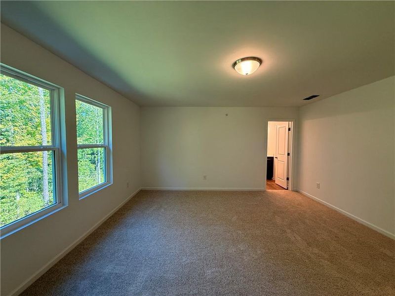 Spacious, unfurnished interior of a new home in Laurelwood, Douglasville (Image 19).