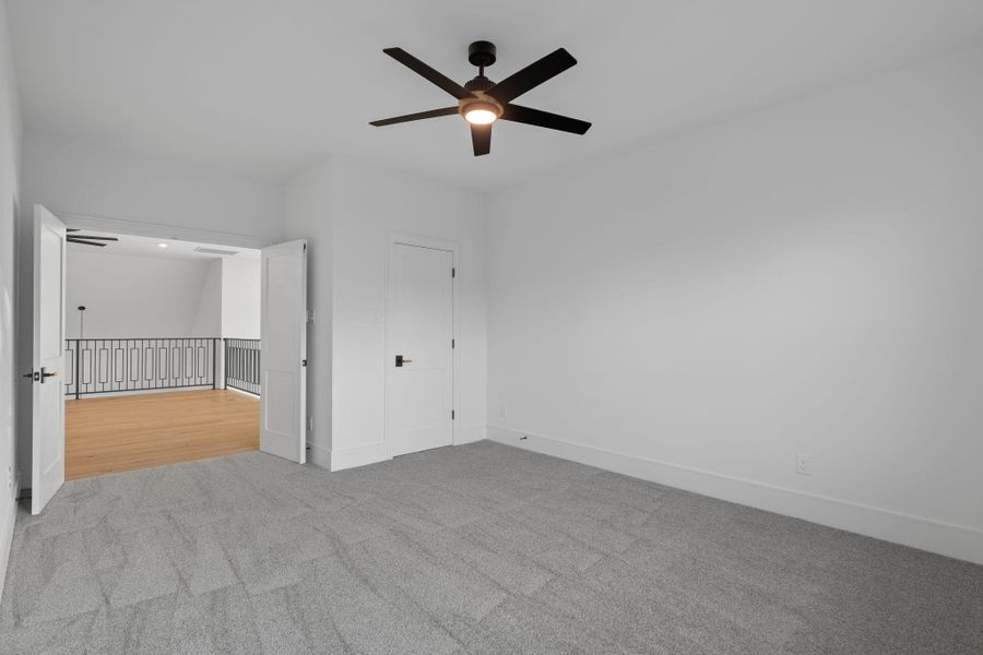 Spacious, unfurnished interior of a new home in , Houston (Image 43).